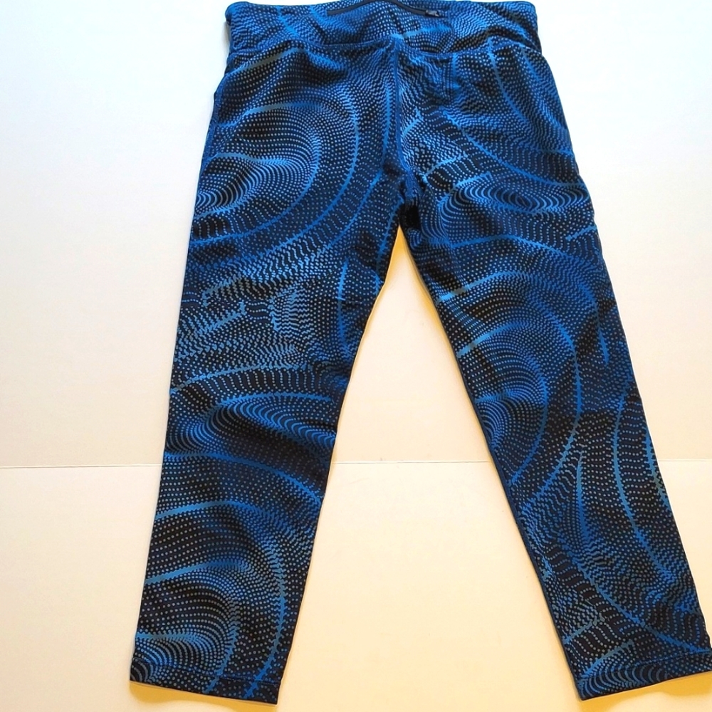 Nike Dri-fit Cropped Athletic Leggings - Picture 2 of 6